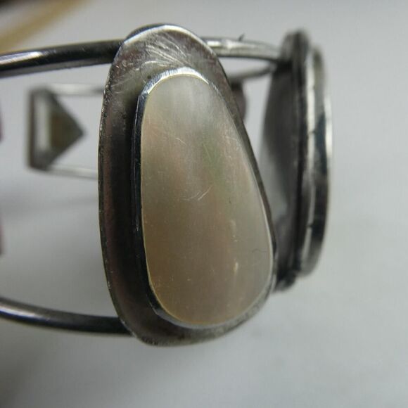 Silver Tone Wide Cuff Bracelet Large Chunky Mother of Pearl Shell Egg Teardrop - Picture 8 of 12
